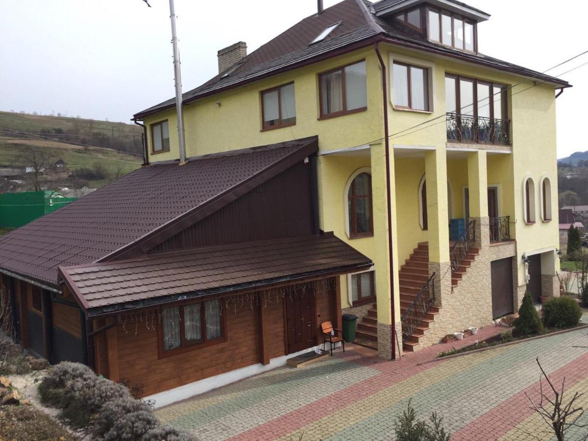 Апартаменти На Підгірній Volovets Exteriör bild